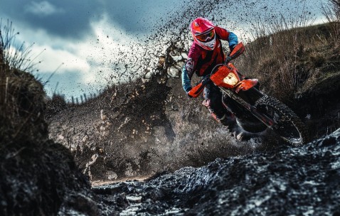 世界杯比赛资讯-莱万孤勇与奥地利风暴，两种力量的碰撞